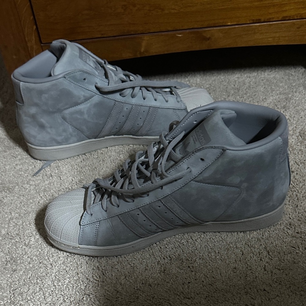 Adidas Men's Light Gray High-Top Sneakers - Picture 6 of 7